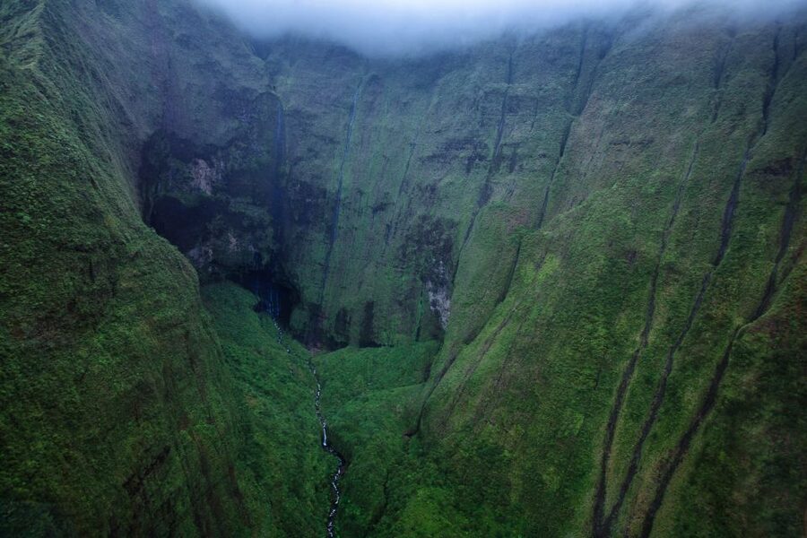 Lihue: Deluxe Waterfall Safari Helicopter Tour - Waimea Canyon from the air