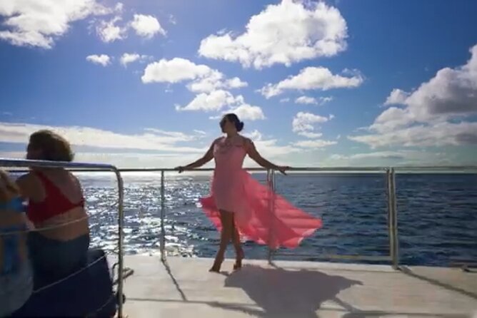 Luxury Catamaran Cruise from Oahu - Afternoon sailing for views and a casual drink