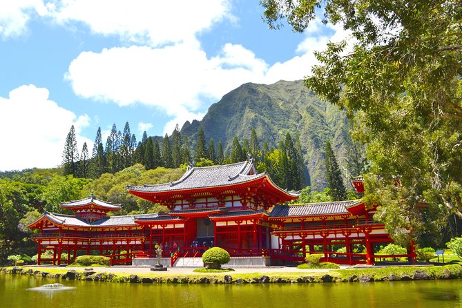 Majestic Circle Island Tour with Lunch - The guides are a major part of the value