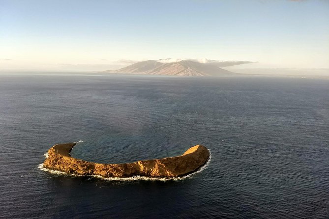 Maui Circle Island-PRIVATE-Air Tour for 2-5: Waterfalls & Lava! - Molokini and Makena from the air