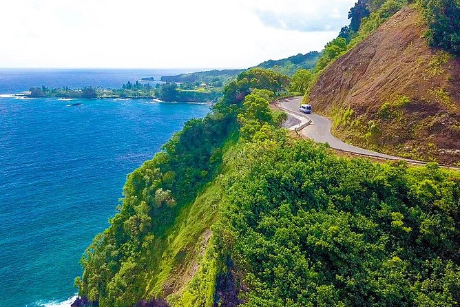 Maui: Famous Road to Hana Waterfalls and Lunch by Mercedes Van - Puaʻa Kaʻa and the chance to swim