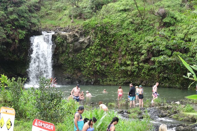 Maui: Famous Road to Hana Waterfalls and Lunch by Mercedes Van - Caves, Hana Bay, and the turn back