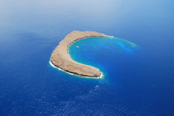 Maui: Molokini & Turtle Town Snorkel & Waterslide Adventure - Molokini Crater is the main event