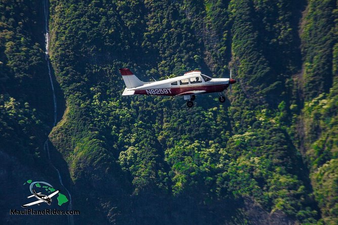 Maui -PRIVATE- Air Tour: 5 Islands: (2-5 people): SEE Even MORE! - Your first aerial landmarks: Nakalele Blowhole and Honolua Bay