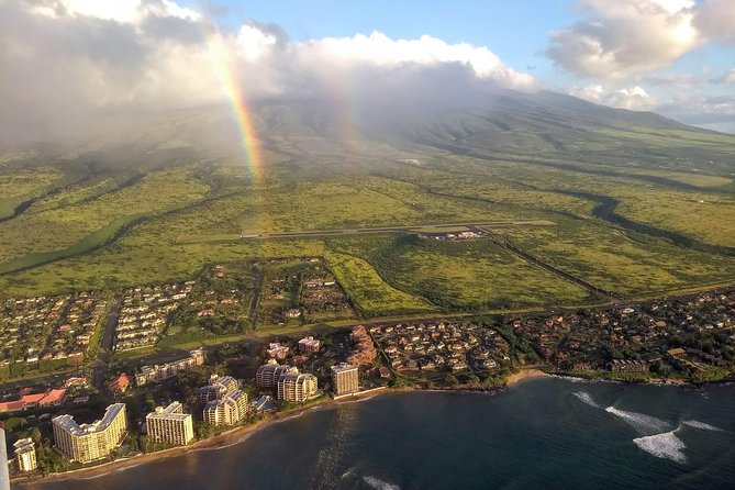 Maui -PRIVATE- Air Tour: 5 Islands: (2-5 people): SEE Even MORE! - Makena’s beaches and black lava fields