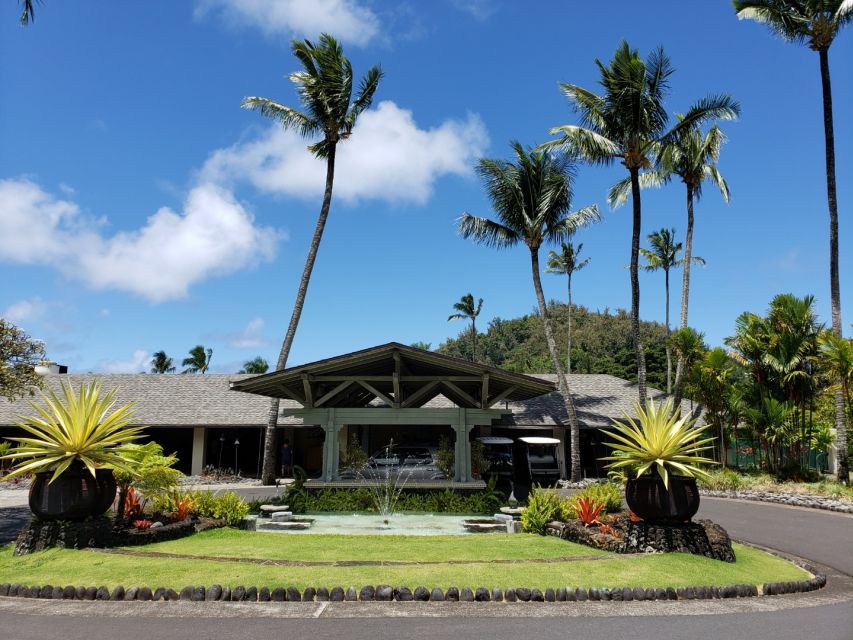Maui: Road to Hana Adventure with Breakfast & Lunch - Ho’okipa Beach and the rainforest approach