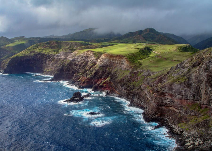 Maui: Waterfalls of West Maui and Molokai Helicopter Tour - Starting at Kahului and Wailuku