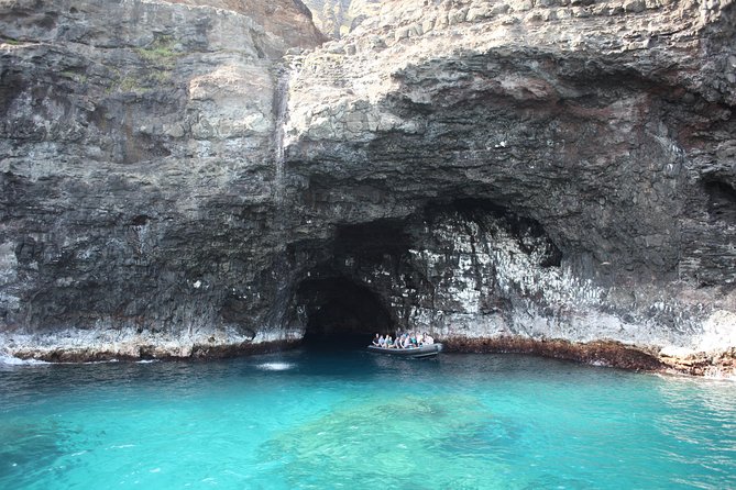 Na Pali Coast Half-Day Raft and Snorkel Adventure - Why a small raft is the right way to see the Na Pali Coast