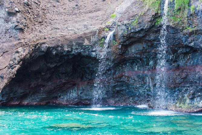 Na Pali Coast Half-Day Raft and Snorkel Adventure - The rough ride back is the main warning