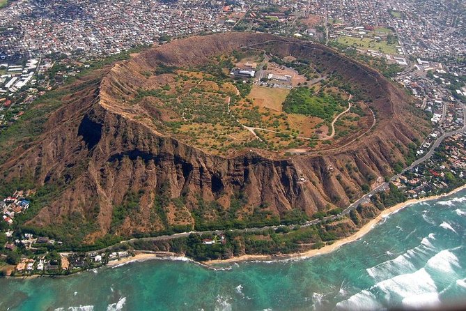 Oahu Circle Island Tour - Diamond Head, Kahala, and the eastern coast