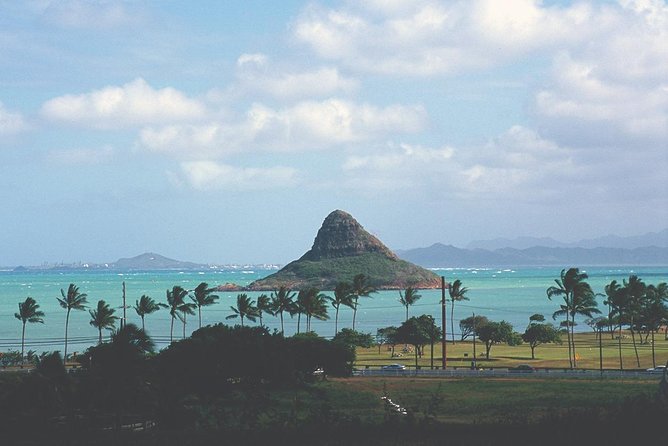 Oahu Deluxe Grand Circle Island Tour - Waimea Valley is the day’s main nature stop