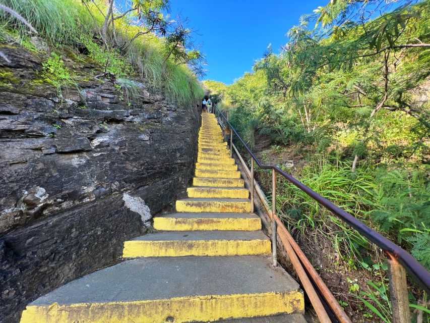 Oahu: Diamond Head Crater Trailhead Transfer & Entry Fee - Weather, traffic, and schedule changes