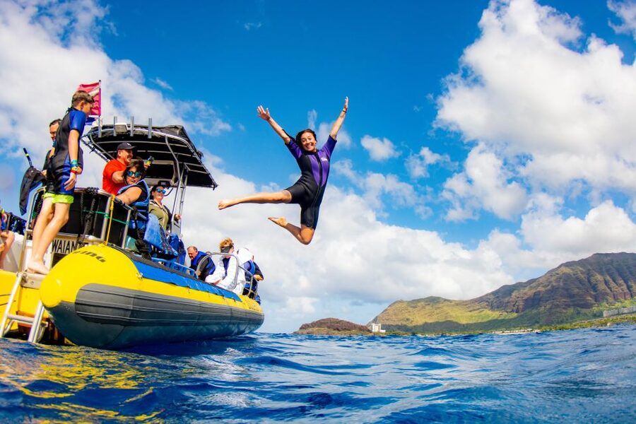 Oahu: Dolphin Swim and Turtle Snorkel Excursion in Waianae - The 32-foot boat brings you into the search
