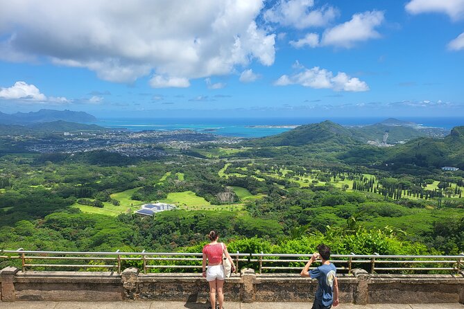 Oahu Fun Circle Island Tour With Pickup - Guides, group size, and the human side of the tour