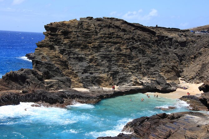 Oahu: Grand Tour Around Island 16 Locations plus Snorkeling - The guide can make or break the day