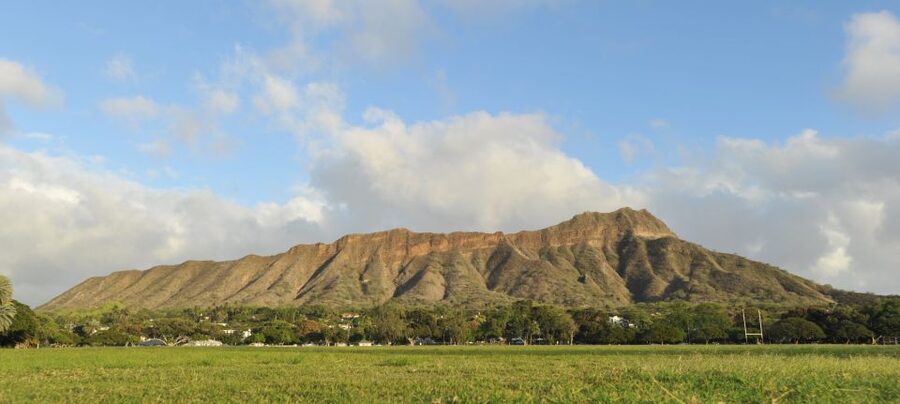 Oahu: Honolulu to (1st) Diamond Head Shuttle with Malasada - Why an Early Diamond Head Start Makes Sense