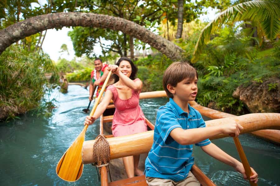 Oahu: Islands of Polynesia and "HA: Breath of Life Show" - The Canoe Pageant brings all six islands together