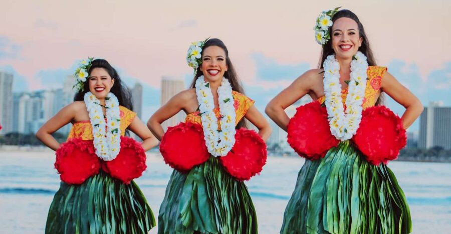 Oahu: Ka Moana Luau Dinner and Show at Aloha Tower - Arriving at Aloha Tower for a 150-minute evening