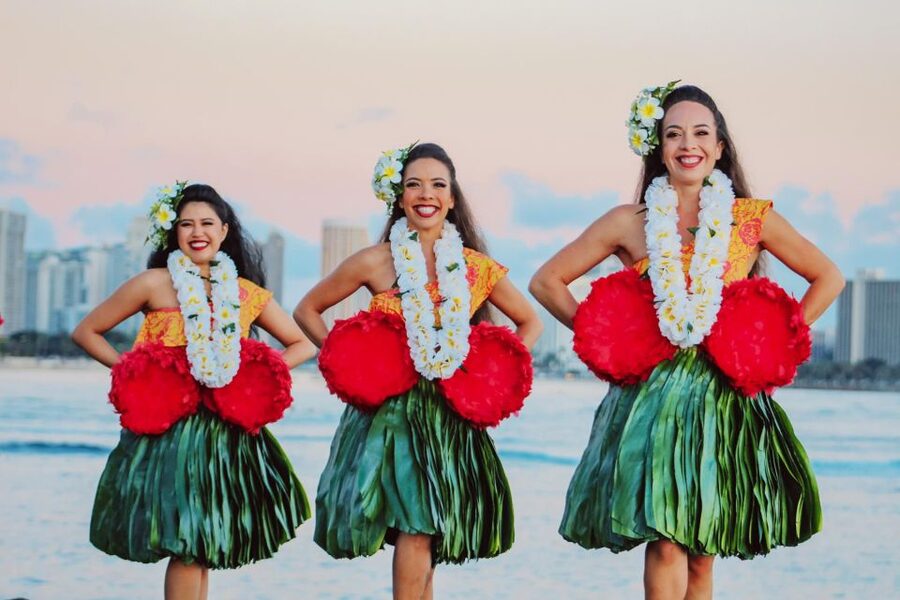 Oahu: Ka Moana Luau Dinner and Show at Aloha Tower - Cultural activities before dinner