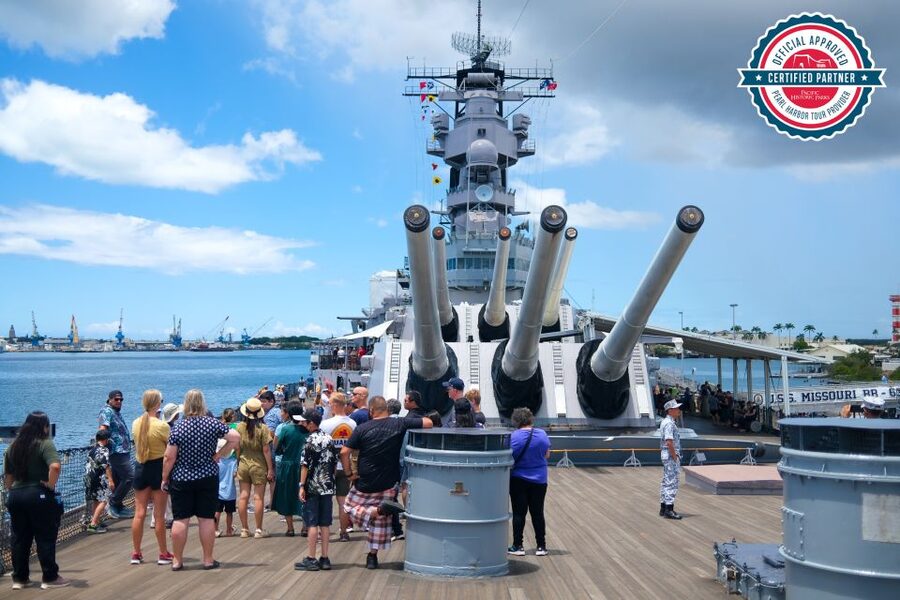 Oahu: Pearl Harbor Tour with USS Arizona Memorial - Bags, food, timing, and accessibility