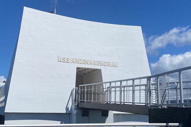 Oahu: Pearl Harbor USS Arizona Memorial Small Group Tour - Punchbowl Cemetery and Honolulu’s wider story