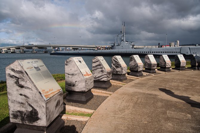 Oahu: Pearl Harbor USS Arizona Memorial Small Group Tour - Iolani Palace and King Kamehameha’s statue