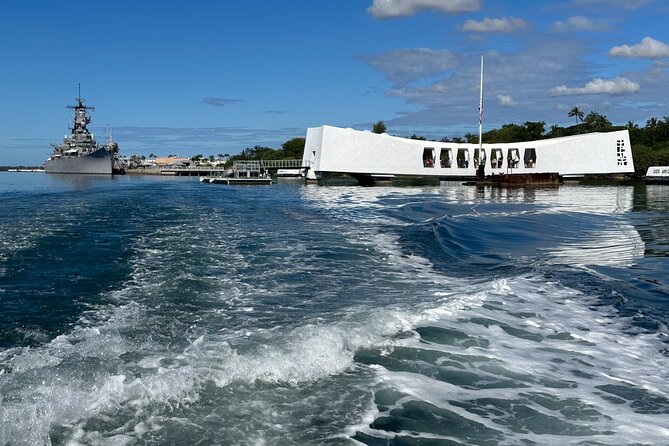 Oahu: Pearl Harbor USS Arizona Memorial Small Group Tour - How much personal guiding should you expect?