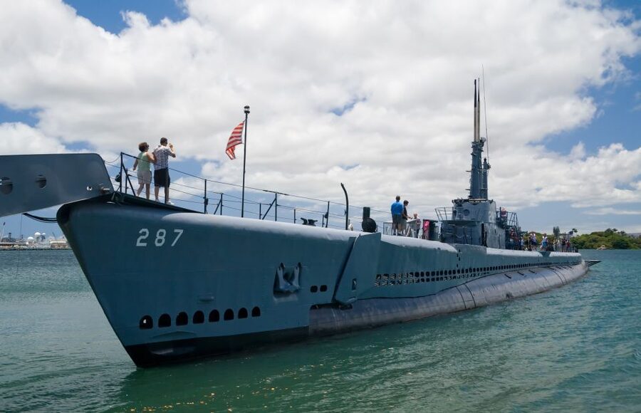Oahu: Pearl Harbor, USS Arizona, Might Mo, & Honolulu Tour - The emotional balance of the day