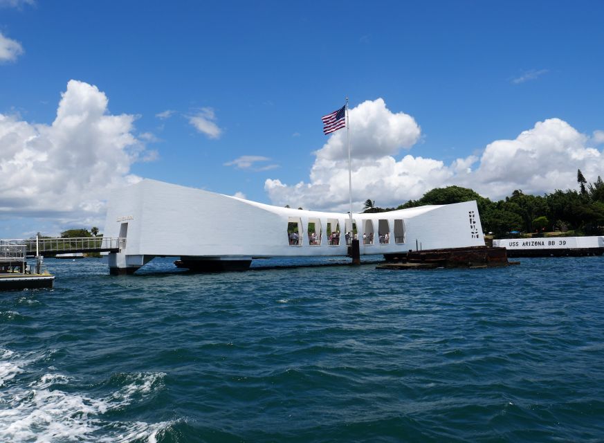 Oahu: Pearl Harbor, USS Arizona, Might Mo, & Honolulu Tour - Entering Pearl Harbor and preparing for the Arizona Memorial