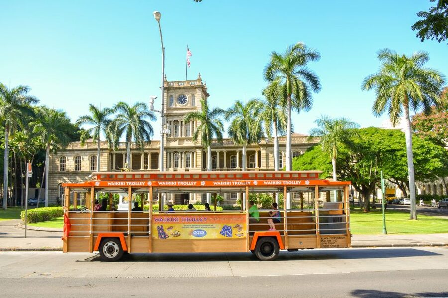 Oahu: Waikiki Trolley Hop-on Hop-off All-Line Pass - One pass, four very different views of Honolulu