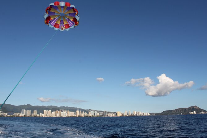 Parasailing Experience in Waikiki, HI - One shared boat, three flight options