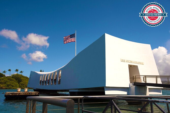 Pearl Harbor City Tour - Arriving at the Pearl Harbor National Memorial