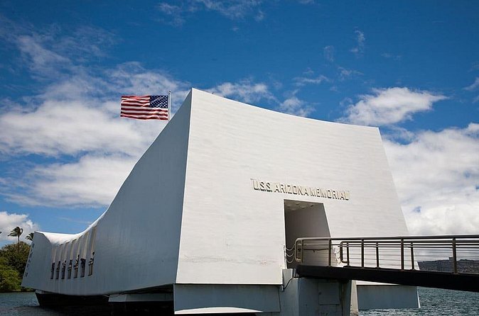 Pearl Harbor, National Memorial Cemetery and Honolulu City Tour - What the $59.82 price really buys