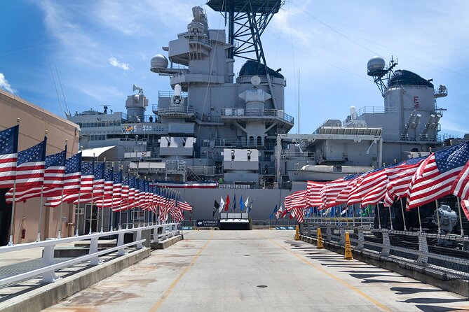 Pearl Harbor, USS Arizona Memorial & Honolulu City Tour - Guides add much of the tour’s personality