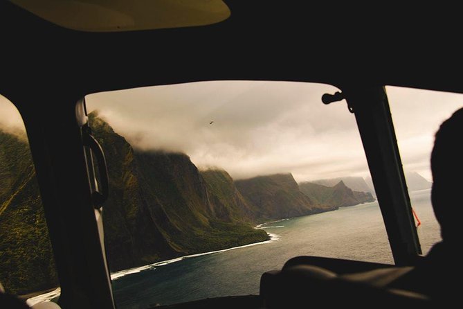 Private Kona Coast Helicopter Tour: All Window Seats - What the private seating arrangement means