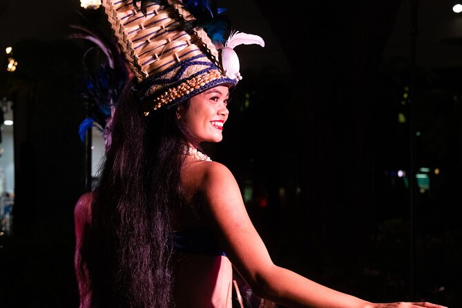 Queens Waikiki Luau with Dinner Buffet and Cultural Activities - The buffet dinner and included drinks