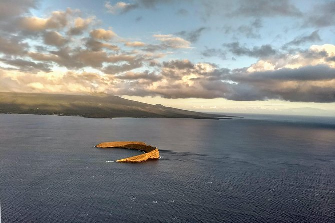 Romantic Sunset Champagne -Private- Maui Air Tour: Intimate & Spectacular! - Starting in Kahului and crossing Maui’s central valley