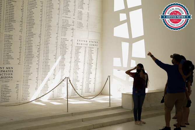 Salute to Pearl Harbor Including USS Arizona - The ride to Pearl Harbor with a local guide
