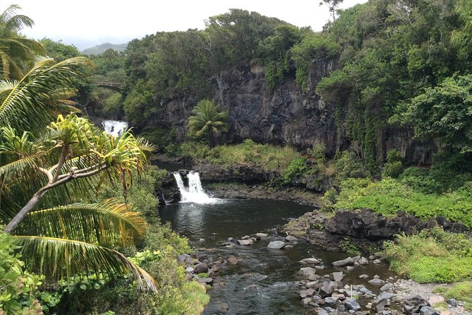 Shaka Guide Maui "Classic" Road to Hana Audio Driving Tour - Mid-route waterfalls and roadside pauses