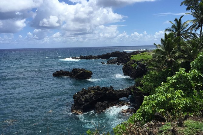 Small-Group Road to Hana Adventure Tour with Pickup & Lunch - Is the $209.99 Price Fair?