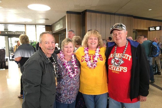 Traditional Airport Lei Greeting on Honolulu Oahu - Choosing flowers, orchids, or kukui nuts