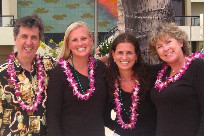Traditional Airport Lei Greeting on Kona Hawai'i - Finding the greeter at Kona Airport