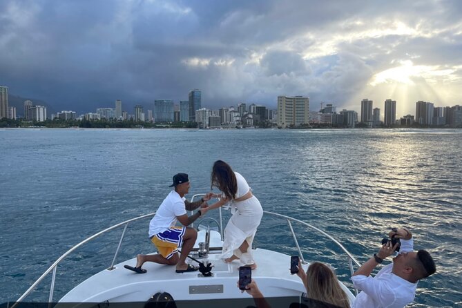 Turtle Canyon Snorkel Adventure in Waikiki, Oahu - Safety, weather, and the limits of wildlife tours