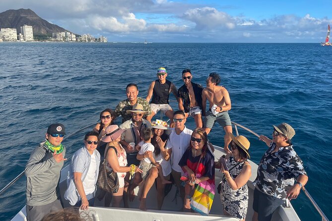 Turtle Canyon Snorkel Adventure in Waikiki, Oahu - Helpful crew support for first-time snorkelers