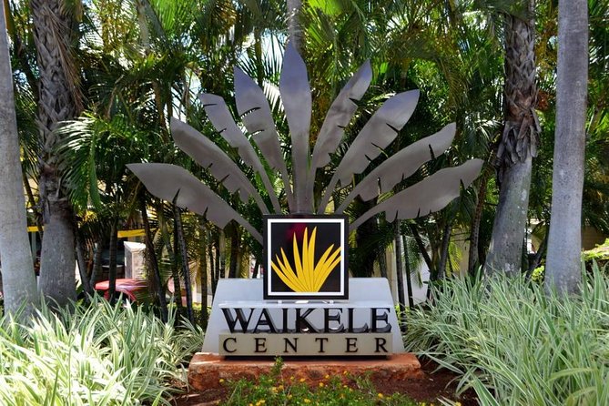 Waikele Outlet Shopping Shuttle from Waikiki - What Your Waikiki Pickup Looks Like