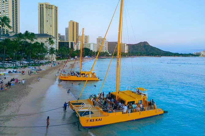 Waikiki Beach Sunset Sail - Boarding at 2335 Kalākaua Avenue