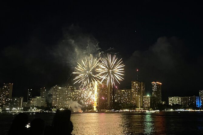 Waikiki: Friday Night Fireworks Catamaran Cruise - Should you book the Friday fireworks cruise?