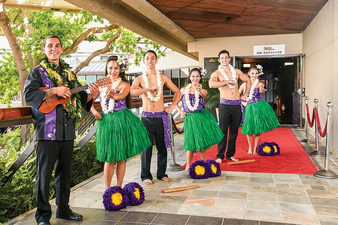 Waikiki Luau Buffet with Optional Rock-A-Hula Show Ticket - Arriving at the Royal Hawaiian Center