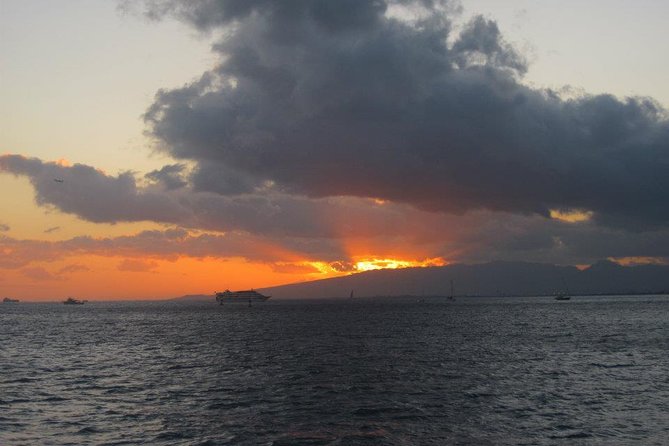 Waikoloa Signature Catamaran Sunset Sail - Drinks, snacks, and the unexpected dinner question
