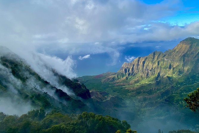 Waimea Canyon Downhill Bike Ride - Kekaha Beach and the Sunset Finish